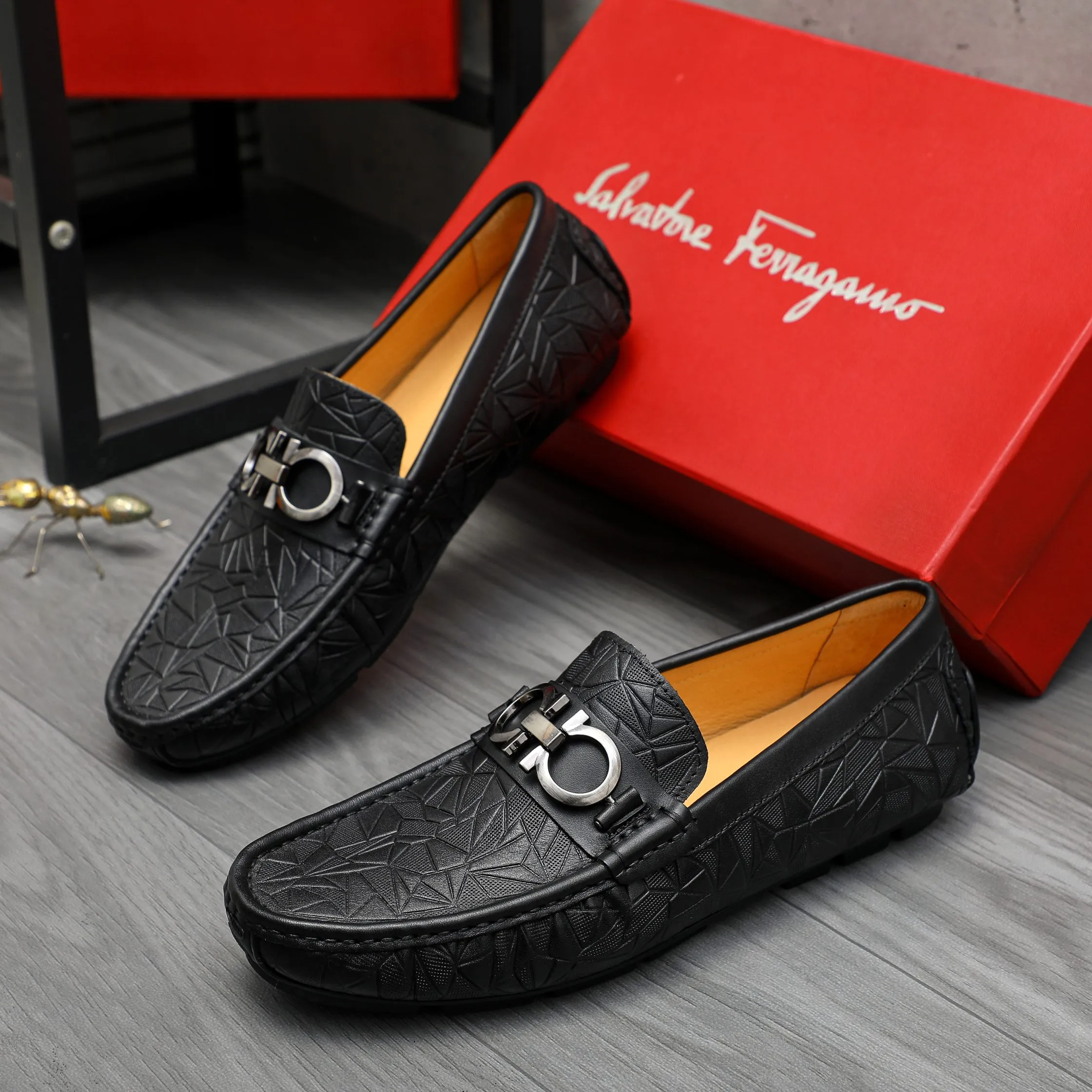 Men's shoes 💰p380 Product trademark: Ferragamo " Ferragamo ] Casual slip-on men's shoes Regular size: 38-45 Product material: Selected embossed cowhide upper, pigskin lining, rubber outsole